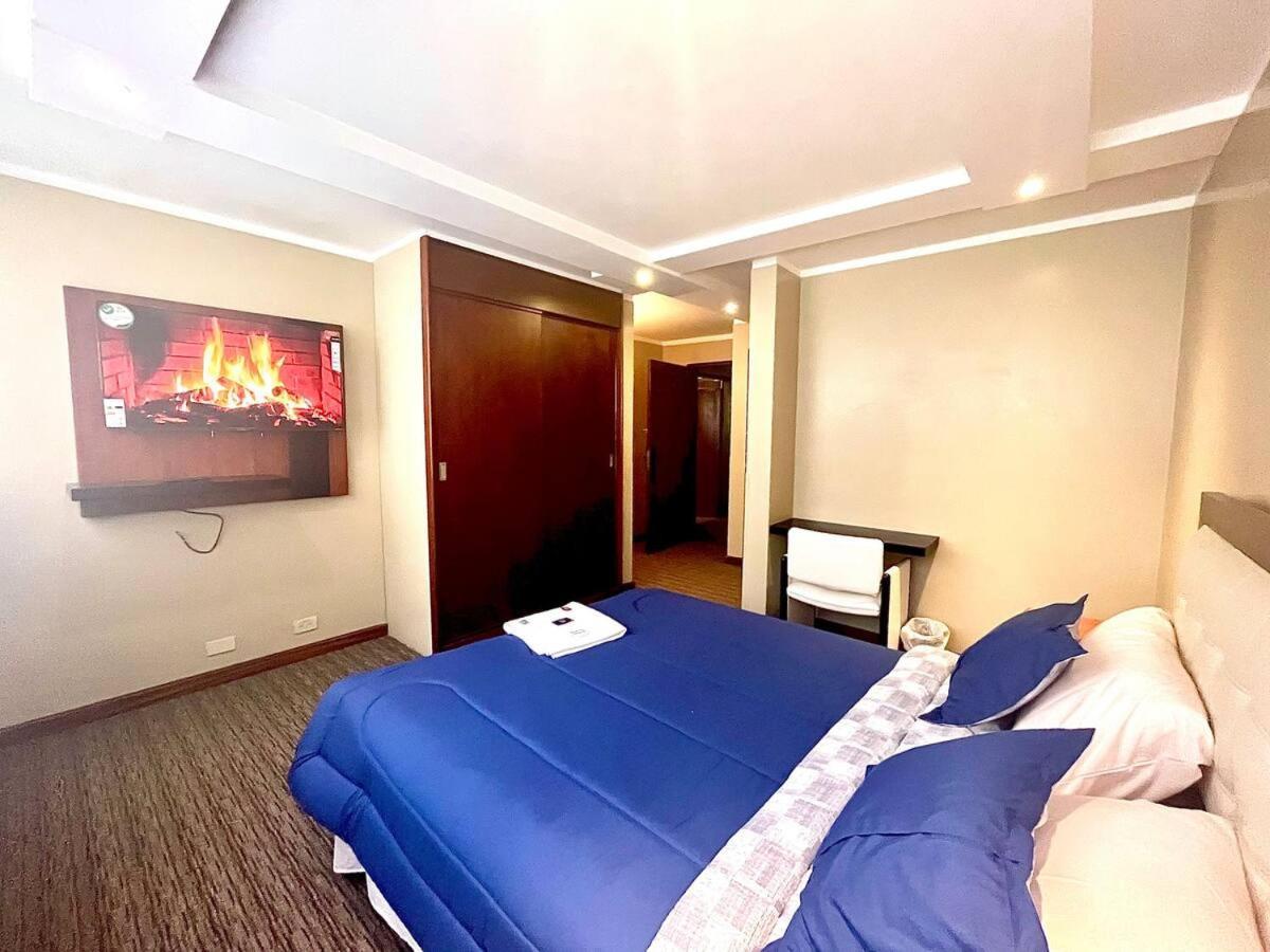 1420 Lujosa Habitacion - Hotel Akros Quito Bagian luar foto
